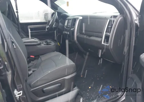 2021 Ram 1500 Classic Warlock 4X4 5'7 Box z USA, uszkodzony, nr VIN 1C6RR7LTXMS567152